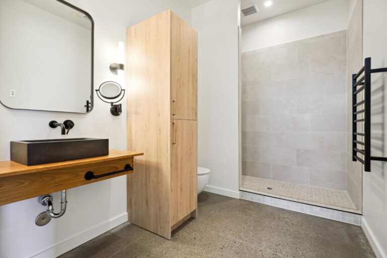 2109 m bath | Maxwell Development
